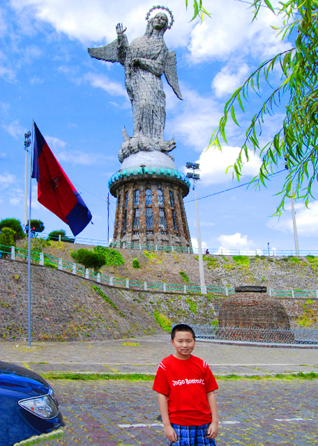 03-29-13_ Virgin of Quito ����ʥĸ����-300010001.JPG