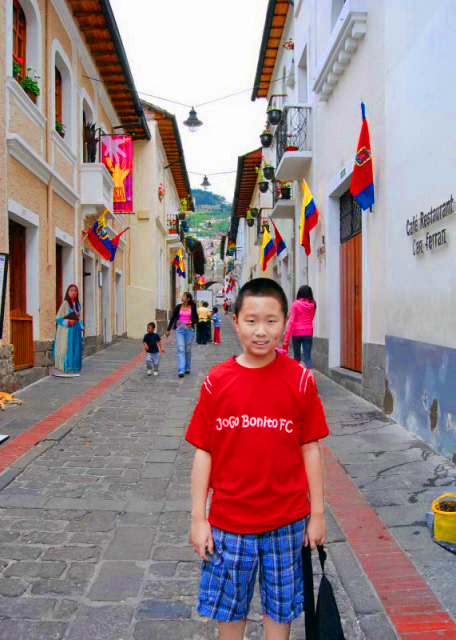 03-29-13_ Calle La Ronda, Bohemian Barrio ������������-300010001.JPG