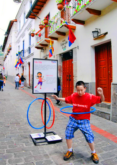 03-29-13_ Calle La Ronda w Hula Hoop-Բ�֡������Ȧ0001.JPG