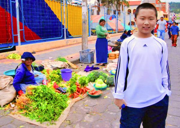 03-30-13_ Otavalo Market_Veggie Vendor0001.JPG