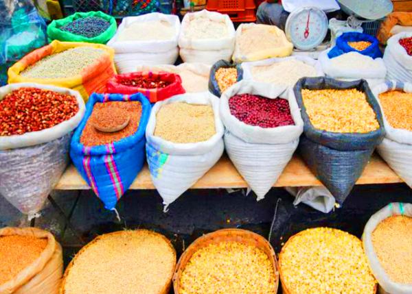 03-30-13_ Otavalo Market_Grains0001.JPG