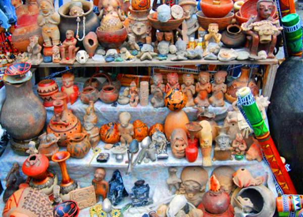 03-30-13_ Otavalo Market_Handicrafts �ֹ�Ʒ0001.JPG