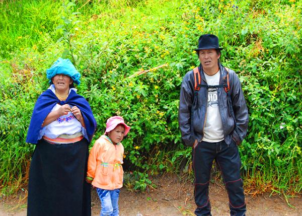 03-30-13_ Otavalos Indigenous People @ Bus Station ��������ԭס��0001.JPG