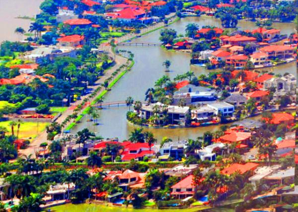 03-31-13_ Quayaquil_Laguna Dorada Urbanization.JPG