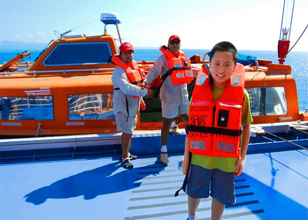 03-31-13_ Celebrity Xpedition_Safety on Board ����•Զ�������֡��Ǵ���ȫѵ��00010001.JPG