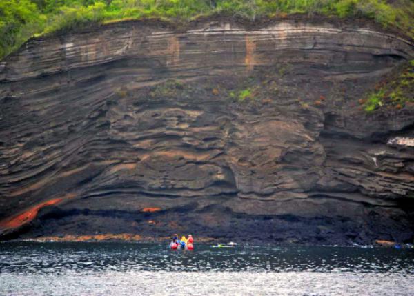 04-02-13_ Tagus Cove_Rock Formation w Coastal Erosion ��ʯ��0001.JPG