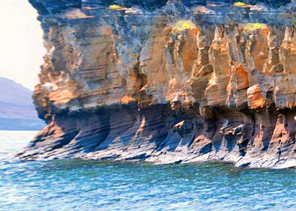 04-03-13_ Rock Formation Estimated to be 1 Million Years Old��ʯ��0001.JPG