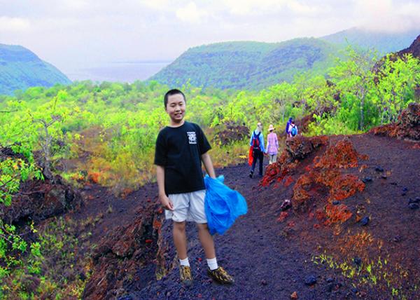 04-02-13_ Hike along the Slopes of Darwin Volcano-60001.JPG