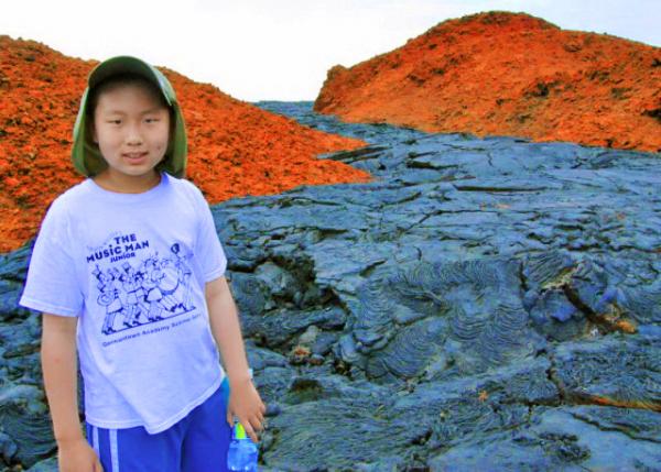 04-03-13_ Junction of Reddish Tuff Cone & Black Lava Flow ��ɫ������׶���ɫ���ҽ���0001.JPG