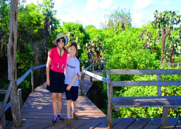 04-06-13_ Galapagos NP_Home to Lonesome George �¶�����֮��-200010001.JPG