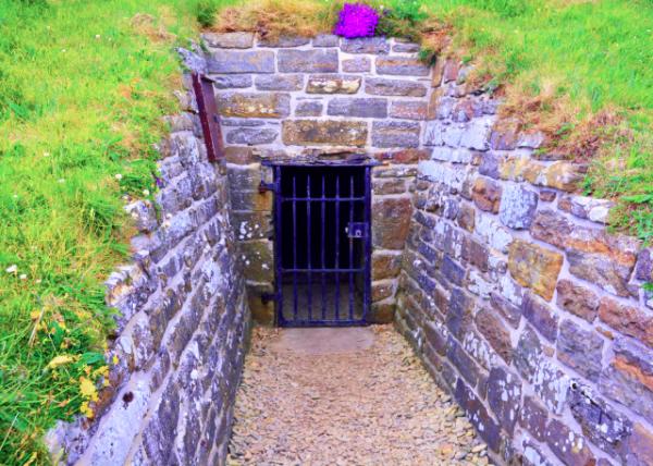 2016-07-14_Maeshowe_Entrance Ĺ�ҿ�0001.JPG