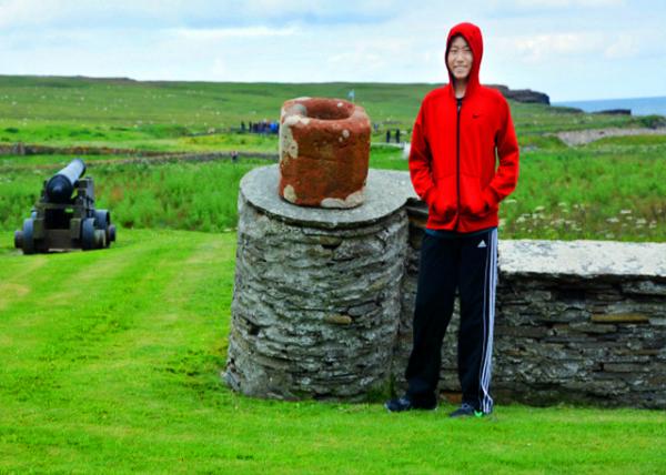 2016-07-14_Skaill House_Front Yard0001.JPG