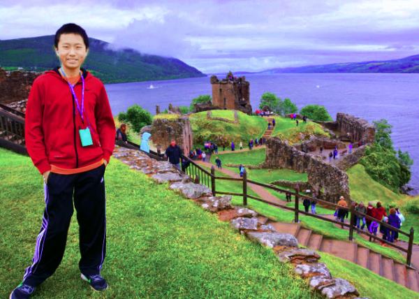 2016-07-15_Urquhart Castle_Nether Bailey_ Showing the Gatehouse (L)_ Grant Tower_ Hall Range (R)_ & the Foundation of the Chapel in the Centre0001.JPG