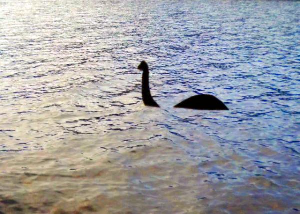 The infamous 'Loch Ness Monster' Taken on April 19, 1934 1934��3��19���������˹ˮ��.JPG