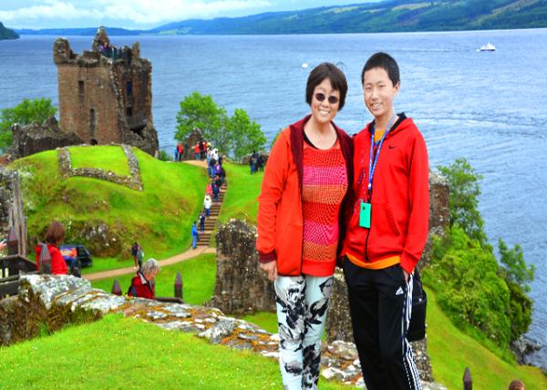 2016-07-15_Urquhart Castle over Loch Ness0001.jpg