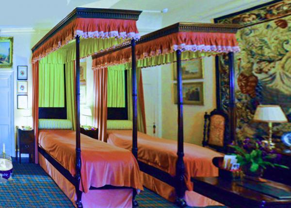 2016-07-15_Cawdor Castle_Pink Bedroom Ů������0001.JPG