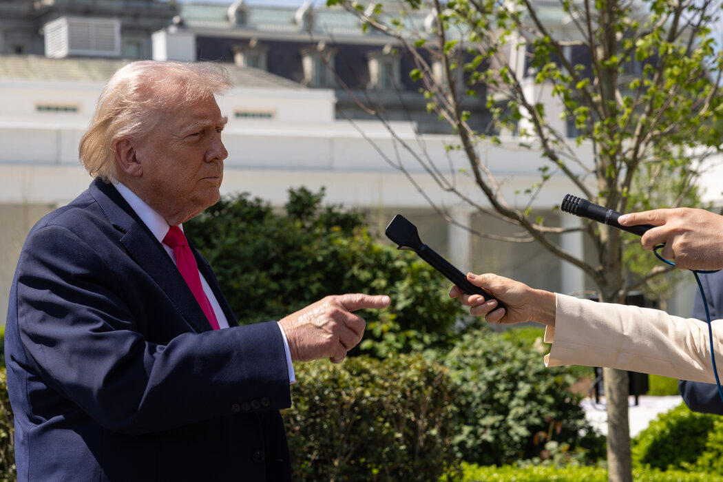 ��������ͳ�������ڰ׹��⡣������ʿ�ƣ����Ķ���̬�ȴ�ʹ���ڸı���������