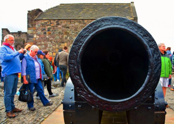 2016-07-16_Edinburgh Castle_Mons Meg_ the World Most Famous Medieval Gun ��˹��÷���������������������ڵ�-20001.JPG