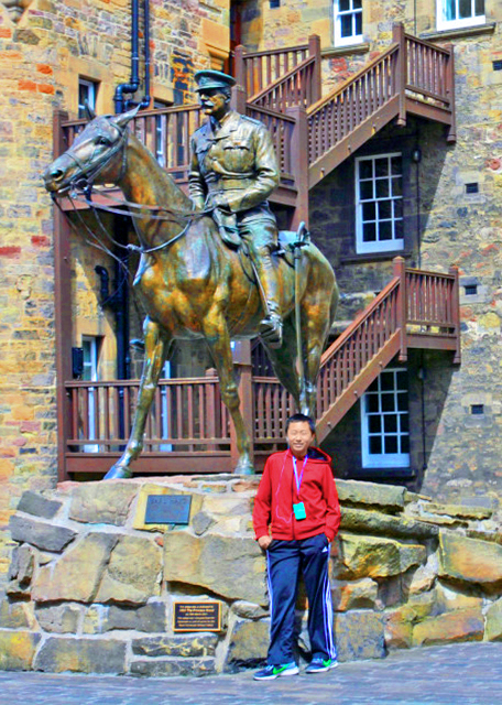 2016-07-16_Edinburgh Castle_Equestrian Statue of Earl Haig �ڸ񲮾���������0001.JPG