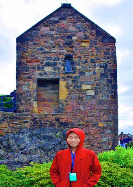 2016-07-16_Edinburgh Castle_St Margaret's Chapel Built in 1130-10001.JPG