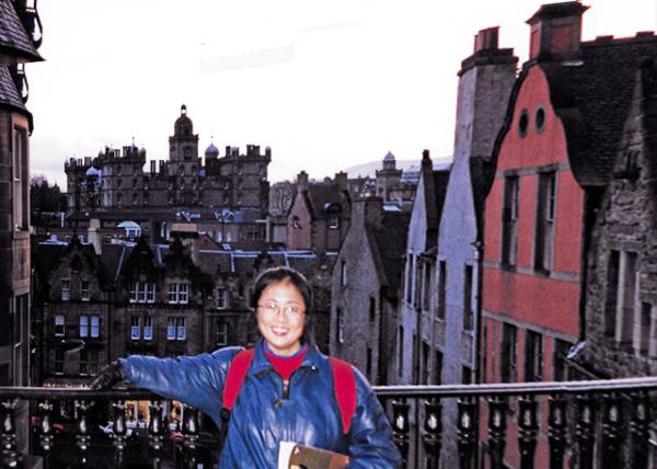1998-12-29_Edinburgh_Grassmarket.jpg