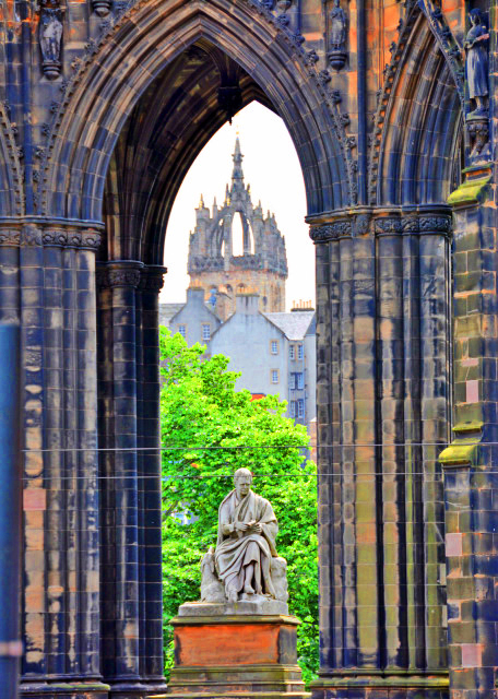 2016-07-16_30_Scott Monument the World's 2nd Largest Monument to a Writer-50001.JPG