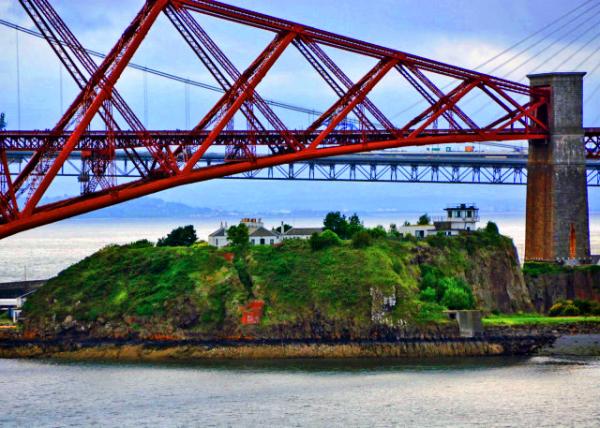 2016-07-16_Firth of Forth_Inchgarvie beneath the Forth Bridge-30001.JPG