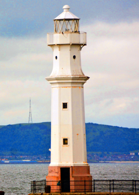 2016-07-16_Firth of Forth_Newhaven Harbour Lighthouse Ŧ���ĸ۵���-10001.JPG
