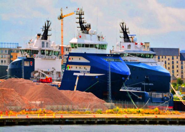 2016-07-16_Leith Port_Troms Capella Supply Vessel & Troms Mira Fire Fighting Vessel ��˹��0001.JPG