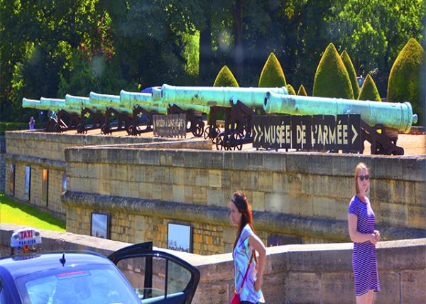 2016-07-18_Army Museum_Howitzer Canons ����0001.JPG