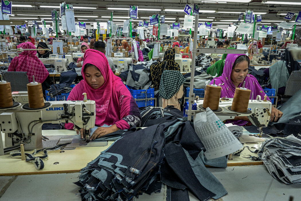 �ϼ������￨����һ�ҷ�װ���Ĺ��ˡ��ù������������ձ�����������ͷ����ƻ��������жϡ�