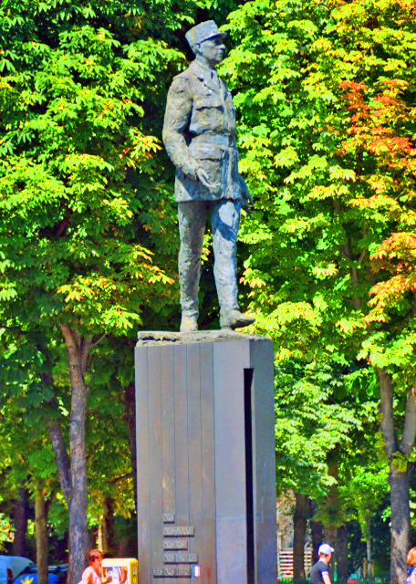 2016-07-18_Statue of du G��n��ral de Gaulle���� �����ֽ�����0001.JPG
