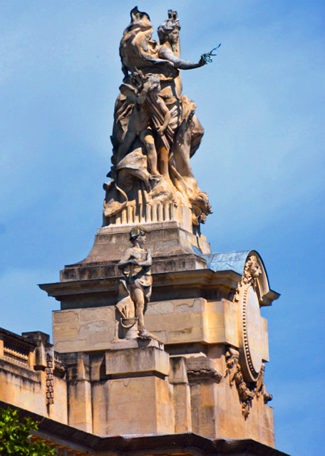 2016-07-18_La Paix Statue on the Grand Palais-10001.JPG