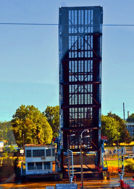 2016-07-18_Le Havre Bascule Bridge in the Up Position ���ڿ���״̬���հ���������0001.JPG