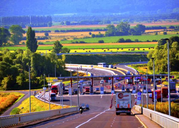 2016-07-18_A131 Autoroute_Tollbooth �ɷ�վ0001.JPG