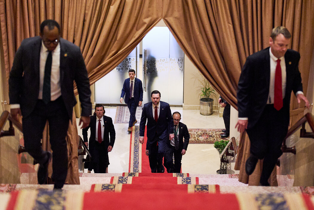 本月早些时候，副总统万斯在伊斯兰堡与伊朗进行和平谈判。