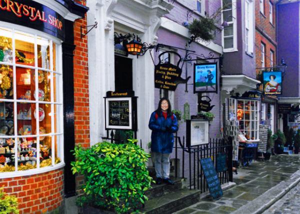 1998-12-27_Winsor Castle_Shop0001.JPG