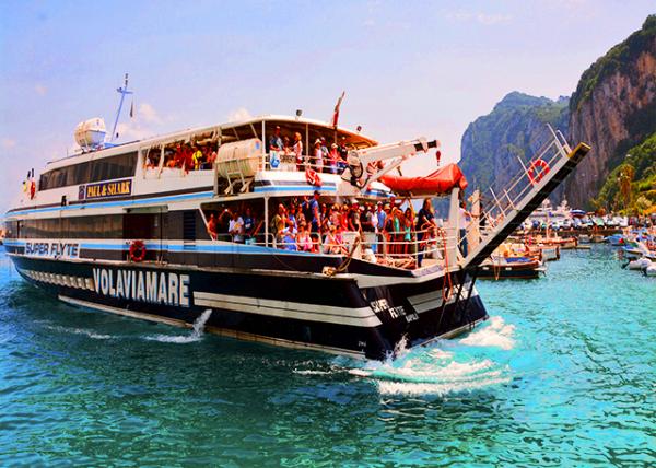 2015-06-14_Ferry Boat @ the Marina Grande.jpg