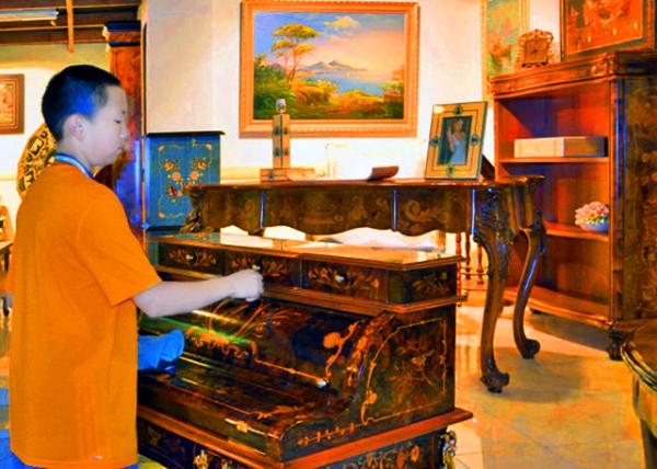 2015-06-14_Sorento_Inlaid Wood Furniture @ Cuomo's Lucky Store �����п�Ī���˵ꡤ��Ƕľ�ƼҾ�0001.JPG
