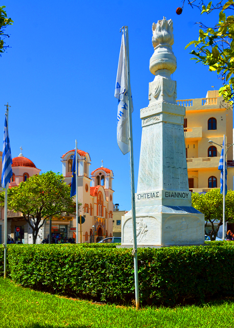 2015-06-16_Agios Nikolaos_Heroes Monument.jpg