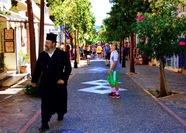 2015-06-16_Orthodox Priest @ Elounda-5.jpg