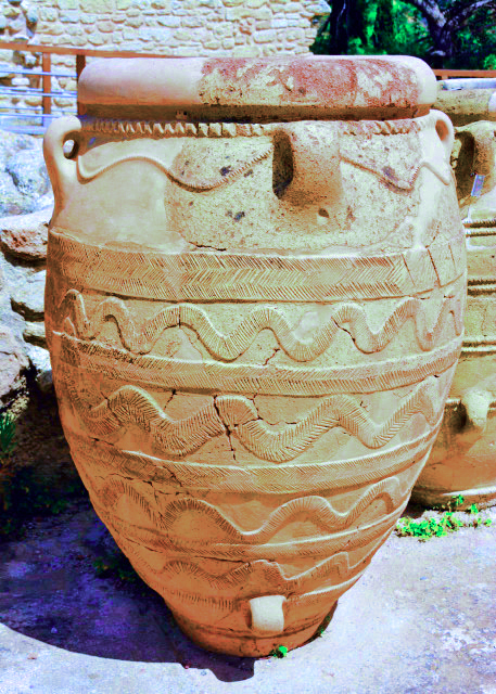2015-06-16_Palace of Knossos_Pithoi, or Storage Jar �����-100001.JPG