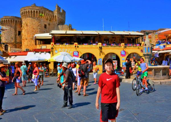 2015-06-17_Medieval Fountain @ Ippokratous Square ���������й㳡����������Ȫ-10001.JPG