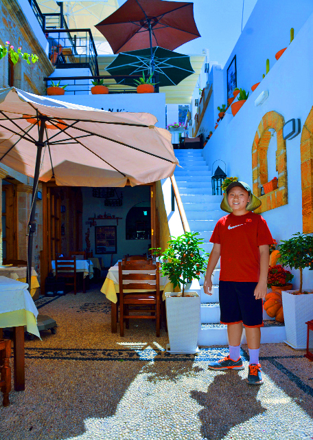 2015-06-17_Narrow Alleys of Lindos.jpg