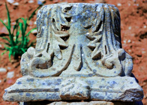 2015-06-18_Corbel Carved w Acanthus Leaves.jpg