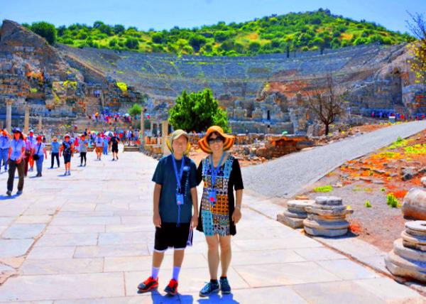 2015-06-18_The Great Theatre of Ephesus from the 3rd Century BC, w Marble Columns & the Remains of an Ancient Stage Capable of Holding 24,000 Spectators �Ը�����Ժ-20001.JPG