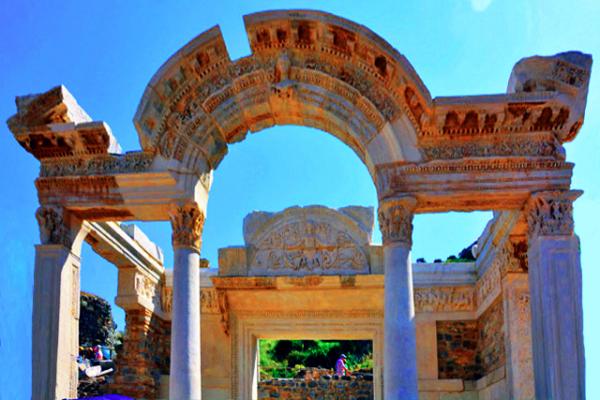 2015-06-18_Temple of Hadrian Built Before 138 A.D & Dedicated to Emperor Hadrian ����������0001.JPG