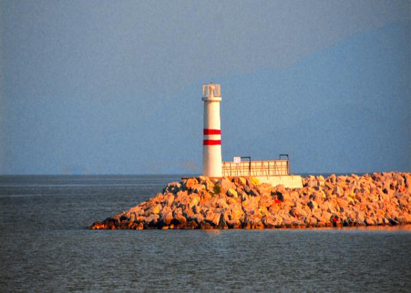 2015-06-18_Kuşadası Lighthouse Situated on the Kusadasi Bay in Aegean Sea.jpg