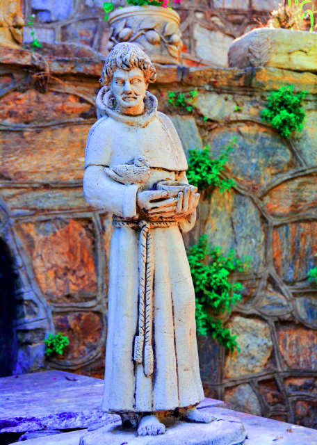 2015-06-18_Seljuk_Statue of St. Francis of Assisi outside of House of Virgin Mary-20001.JPG