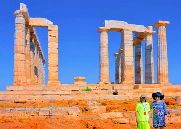 2015-06-20_Temple of Poseidon in 440 BC w a Peripteral Bldg of the Doric Order-70001.JPG